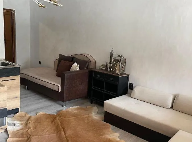 Paradise In The Mountain * 班斯科