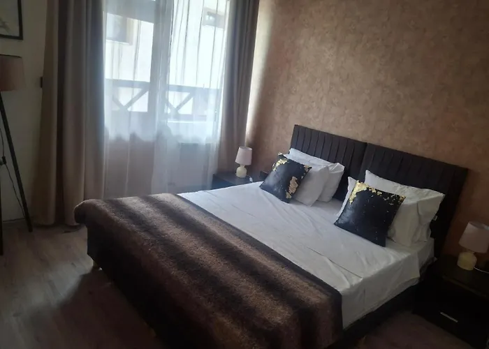 Paradise In The Mountain 班斯科